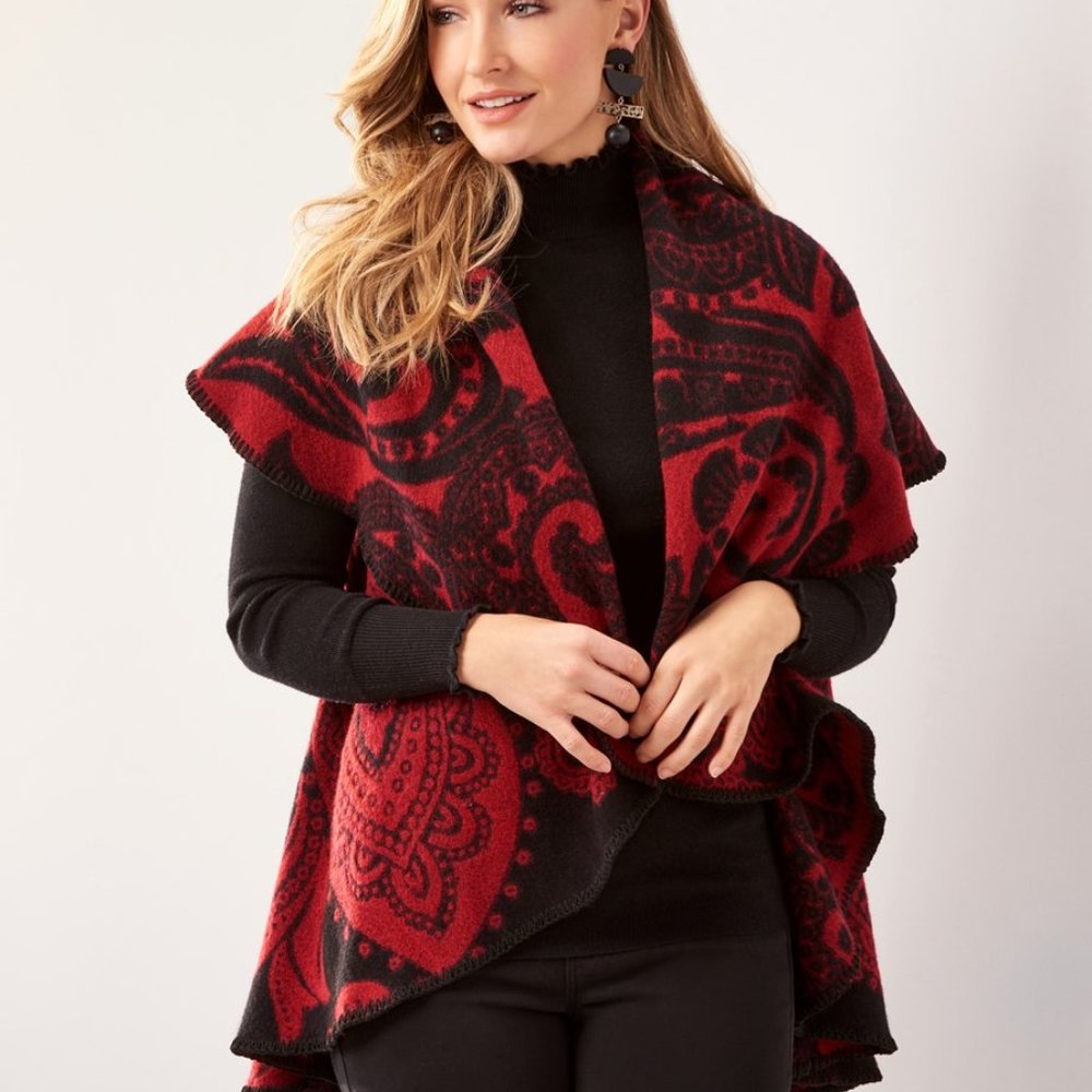 Charlie Paige Reversible Circle Cape with Jacquard pattern